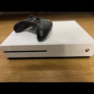 Xbox 1 And Xbox controller